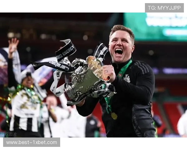 纽卡斯尔联身体对抗与边路冲击，回归90年代英式足球风格